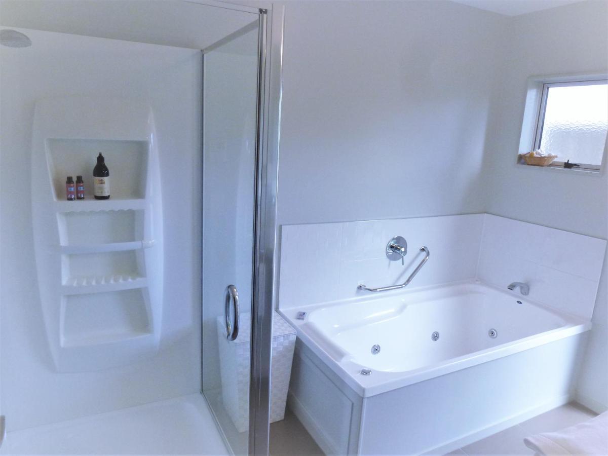 Aquila Haven Pensionat Whitianga Exteriör bild